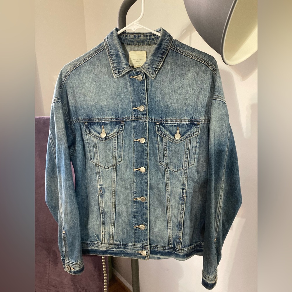 American Eagle Women’s Denim Jacket, Size XS.